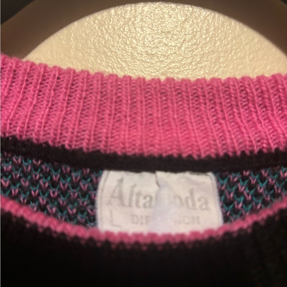 Vintage Sweater - Picture 2 of 4